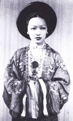 Cô dâu Trần Lệ Xuân. Ảnh năm 1943 ở Hà Nội. 